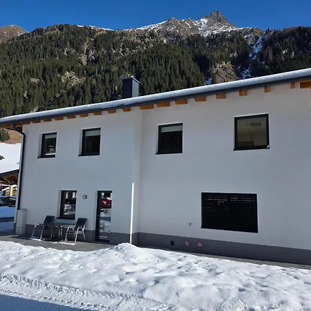 Madeleine Sankt Leonhard im Pitztal